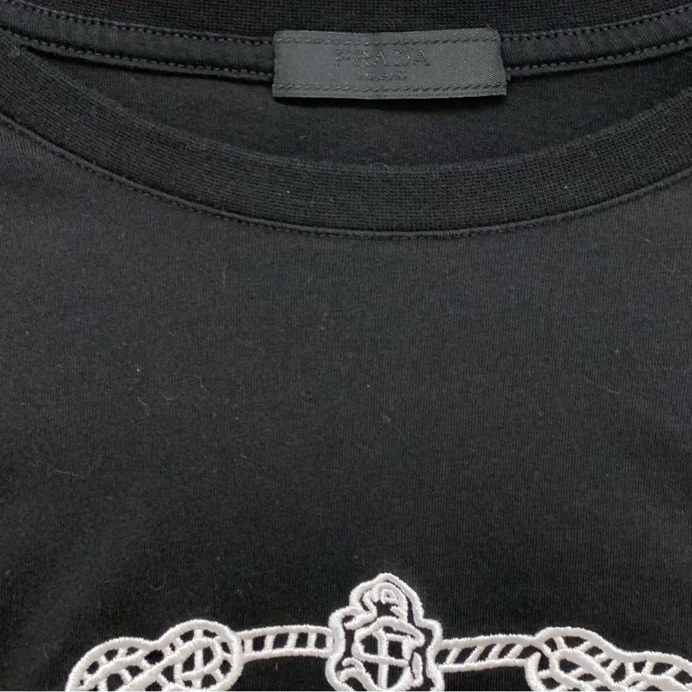 vintage PRADA Milano embroidered logo luxury brand t-shirt - Picture 3 of 6